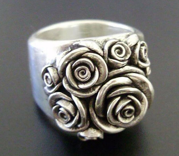 Prsten růže stříbrný vel. 8