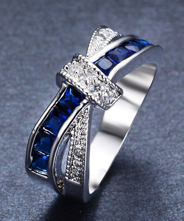 Prsten překřížený  modrý  vel. 8
