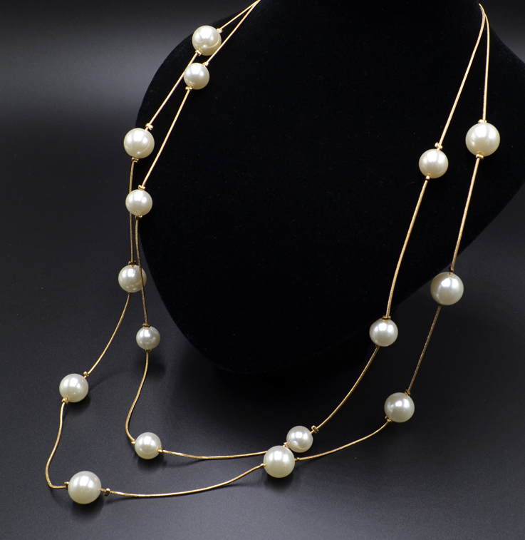 Náhrdelník s perličkami - zlatý