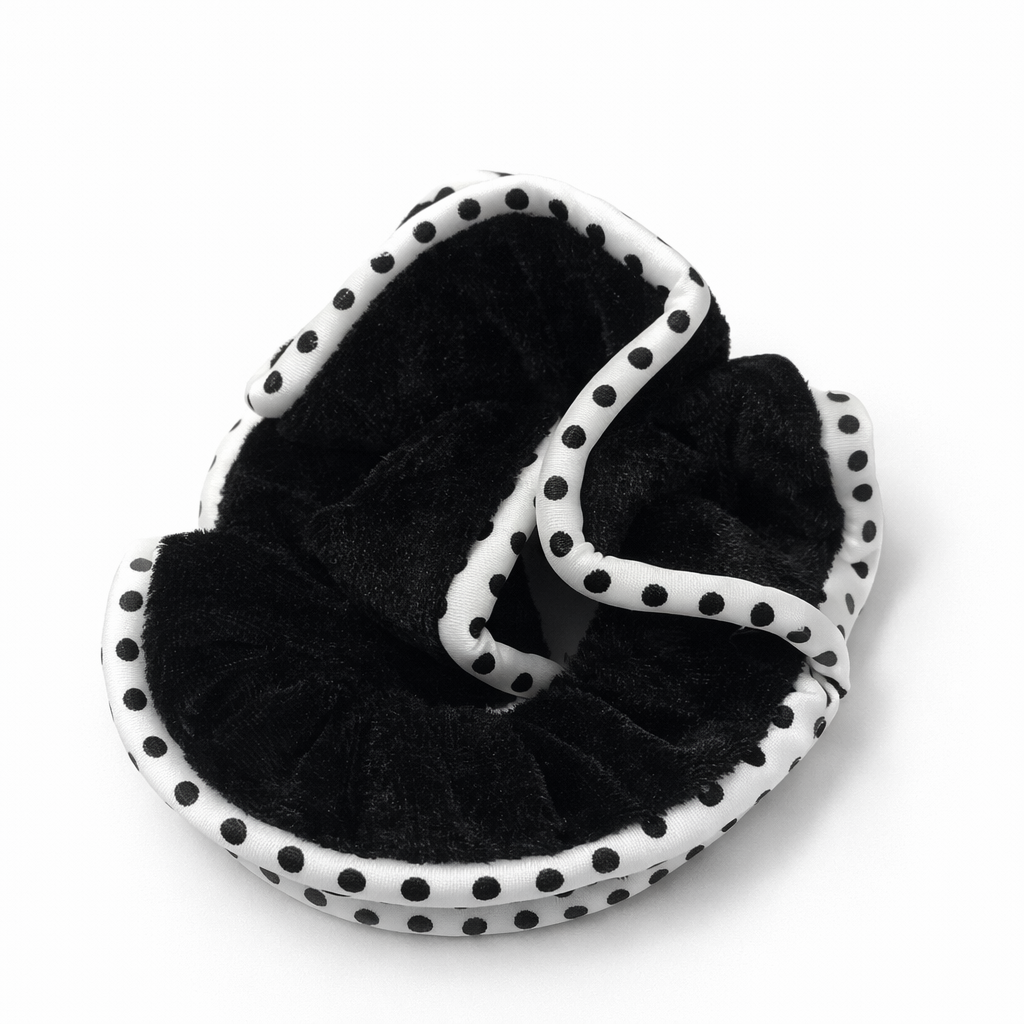 Gumička scrunchie černá s bilým okrajem a puntíky