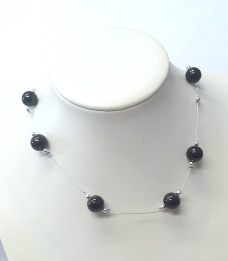 Náhrdelník perličky na silonu - černé