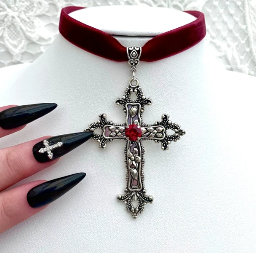 Náhrdelník gotický s křížem - červený