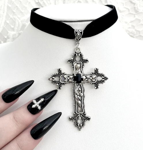 Náhrdelník gotický s křížem - černý
