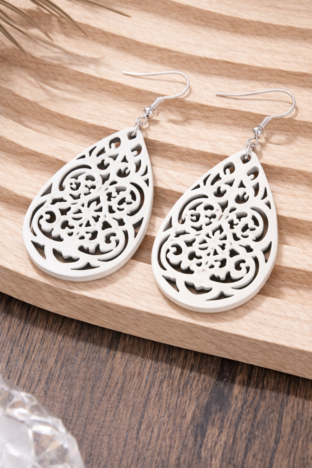 Naušnice slzy dřevěné - bílé