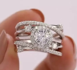 Prsten překřížený s krystalem - stříbrný vel. 7